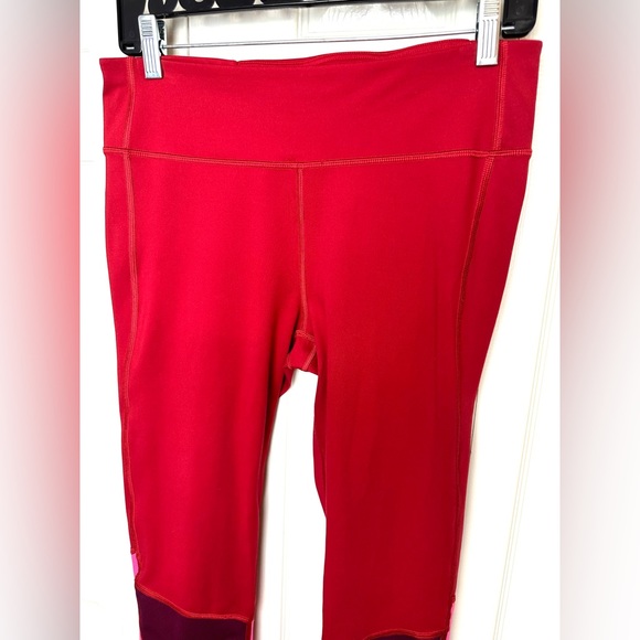 GAPFit Blackout Technology Leggings Pa Ts Colorblock Red Pink Purple Compression - Picture 5 of 11